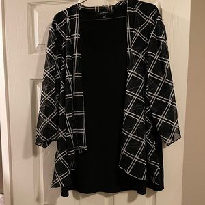 2X Black and White Blouse